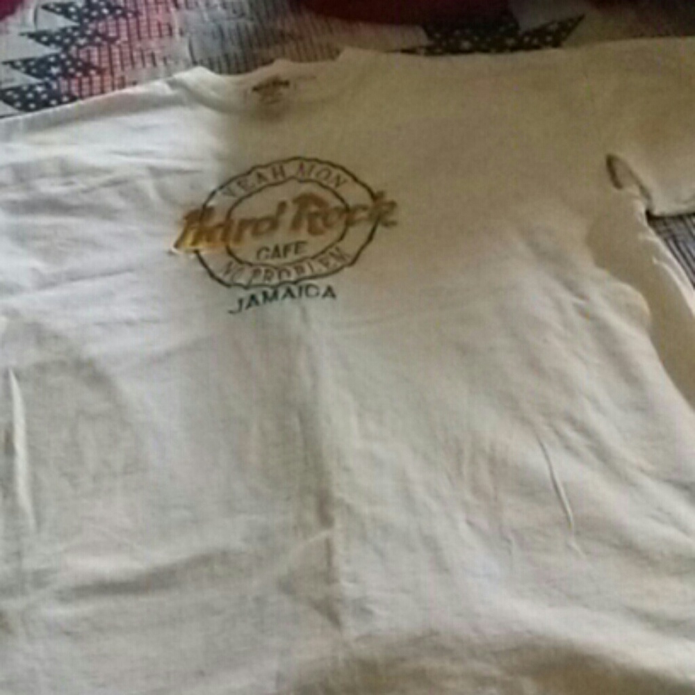 Tee shirt